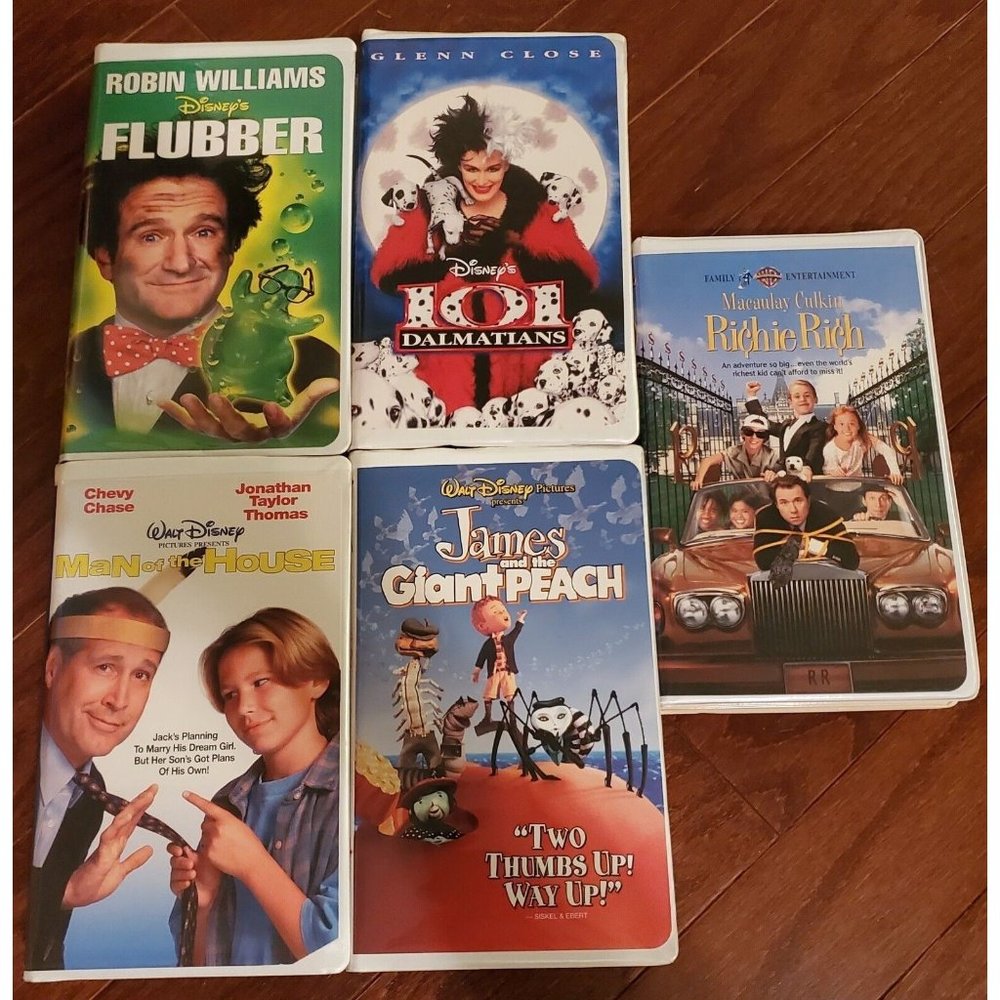 Lot Of 5 VHS Disney/WB Live Action Family Movies - 101 Dalmatians, Flubber, Etc.
